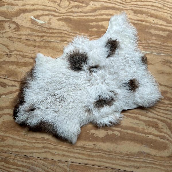 Schapenvacht wit/bruin - 03