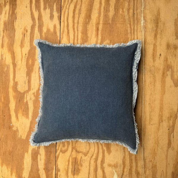 Kussen blauw franjes