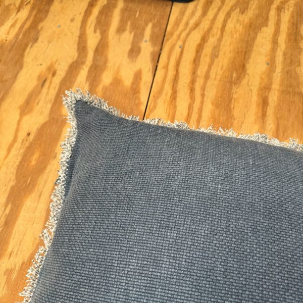 Kussen blauw franjes - Afbeelding 2